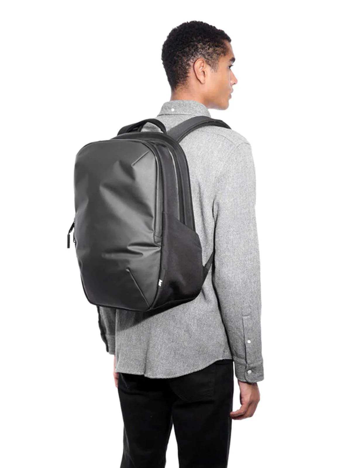 AER Tech Pack 2 Black